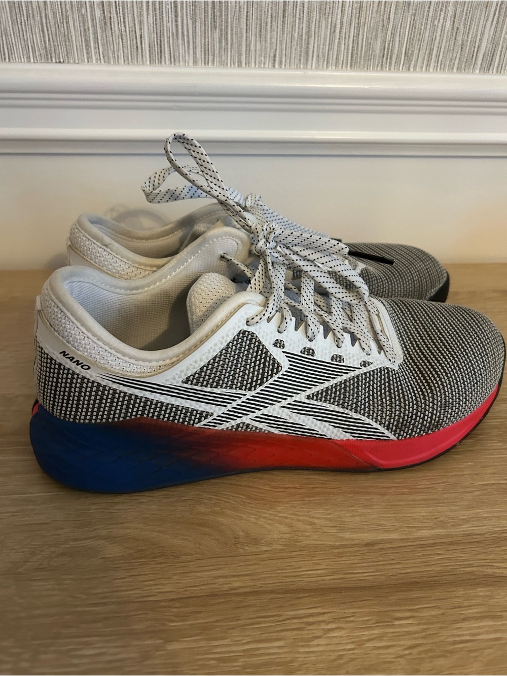 REEBOK CROSSFIT NANO 9 Mens Athletic Shoes White Red Blue size 9 FU7563 EUC